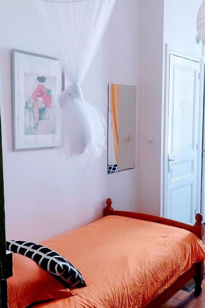 Séjour chez l'habitant Guest Bedroom In Private Home, Quiet, Elegant, 10 Mins To Beach, 1 Triple And 1 Double Bedrooms *