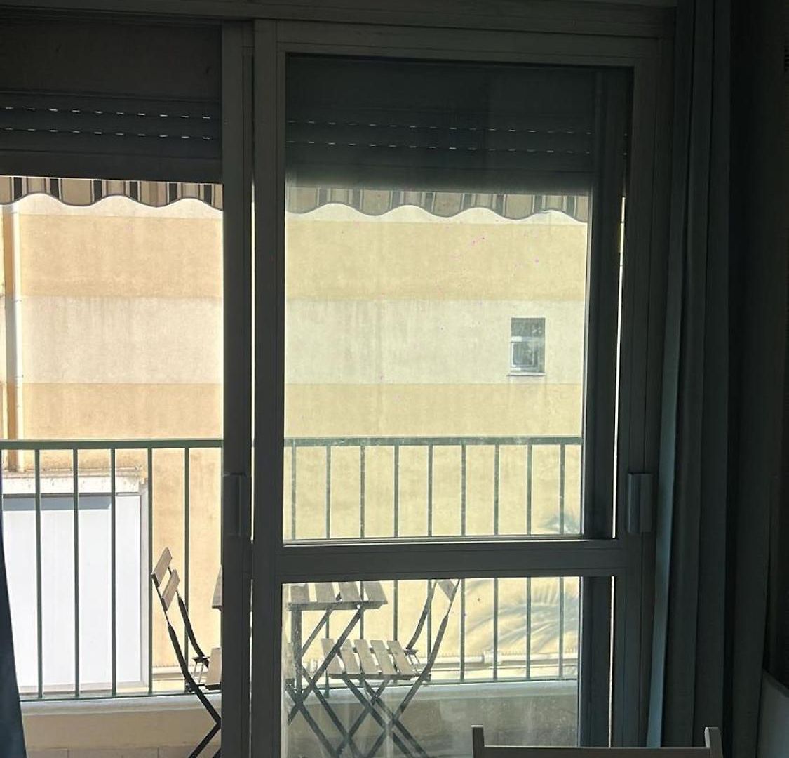 Bright With Balcony At The Foot Of The Sea * Nice