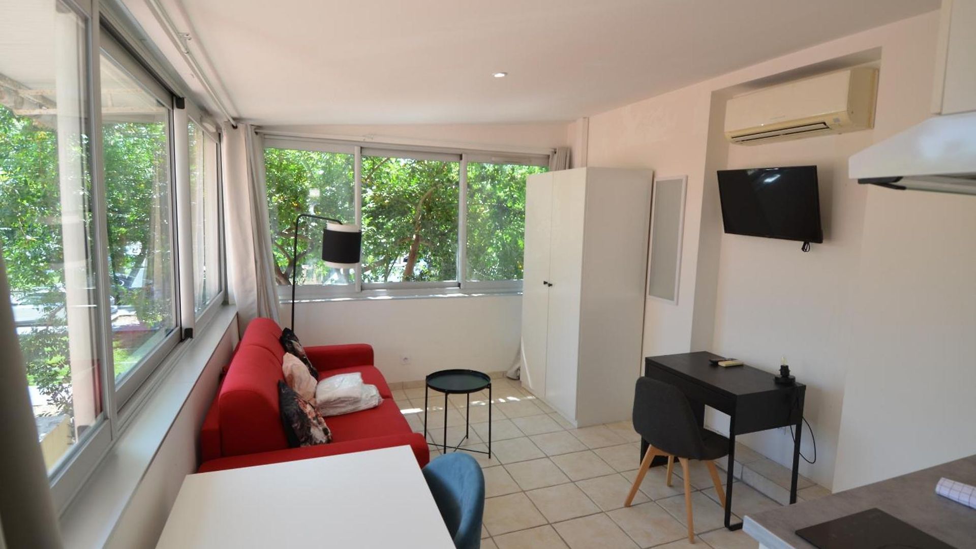 Cassin - Next To Tramway Line 2 Near Airport *