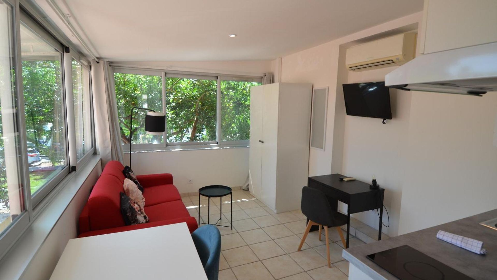 Cassin - Next To Tramway Line 2 Near Airport *