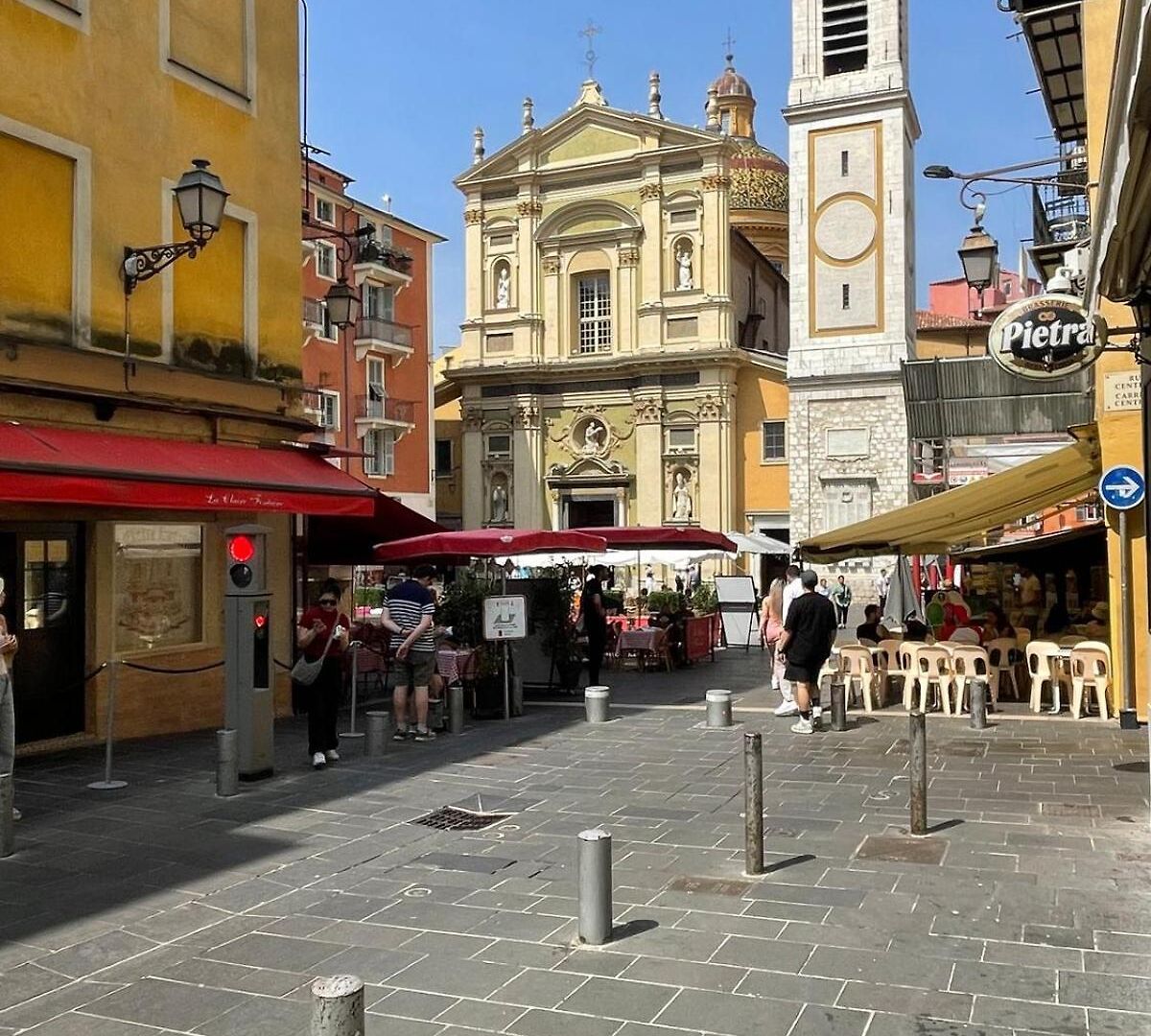 Recently Renovated In Quiet Area In Heart Of Old