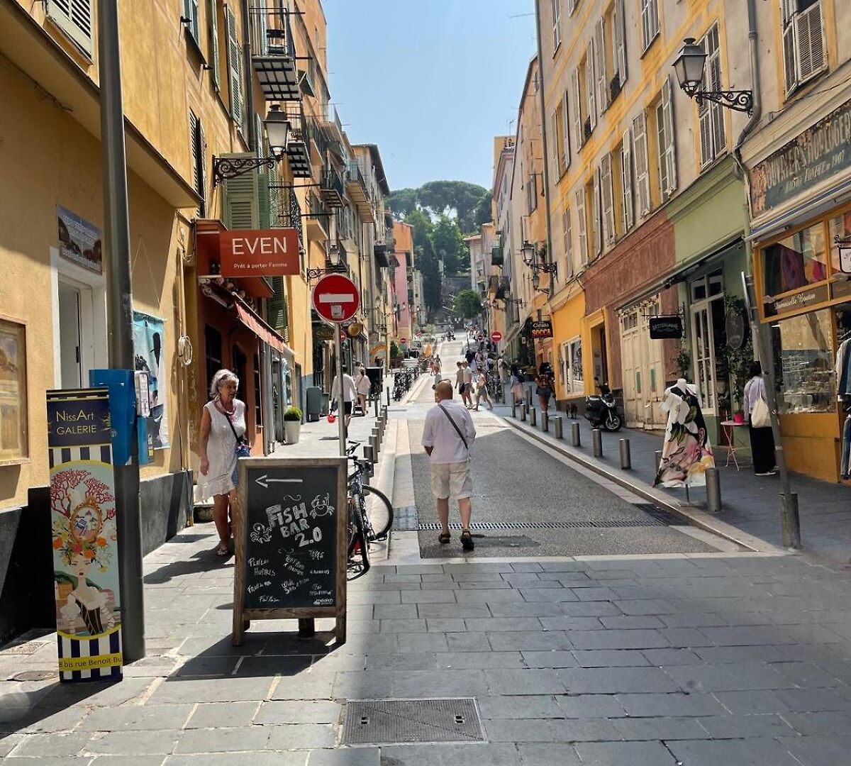 Apartment Recently Renovated In Quiet Area In Heart Of Old Nice