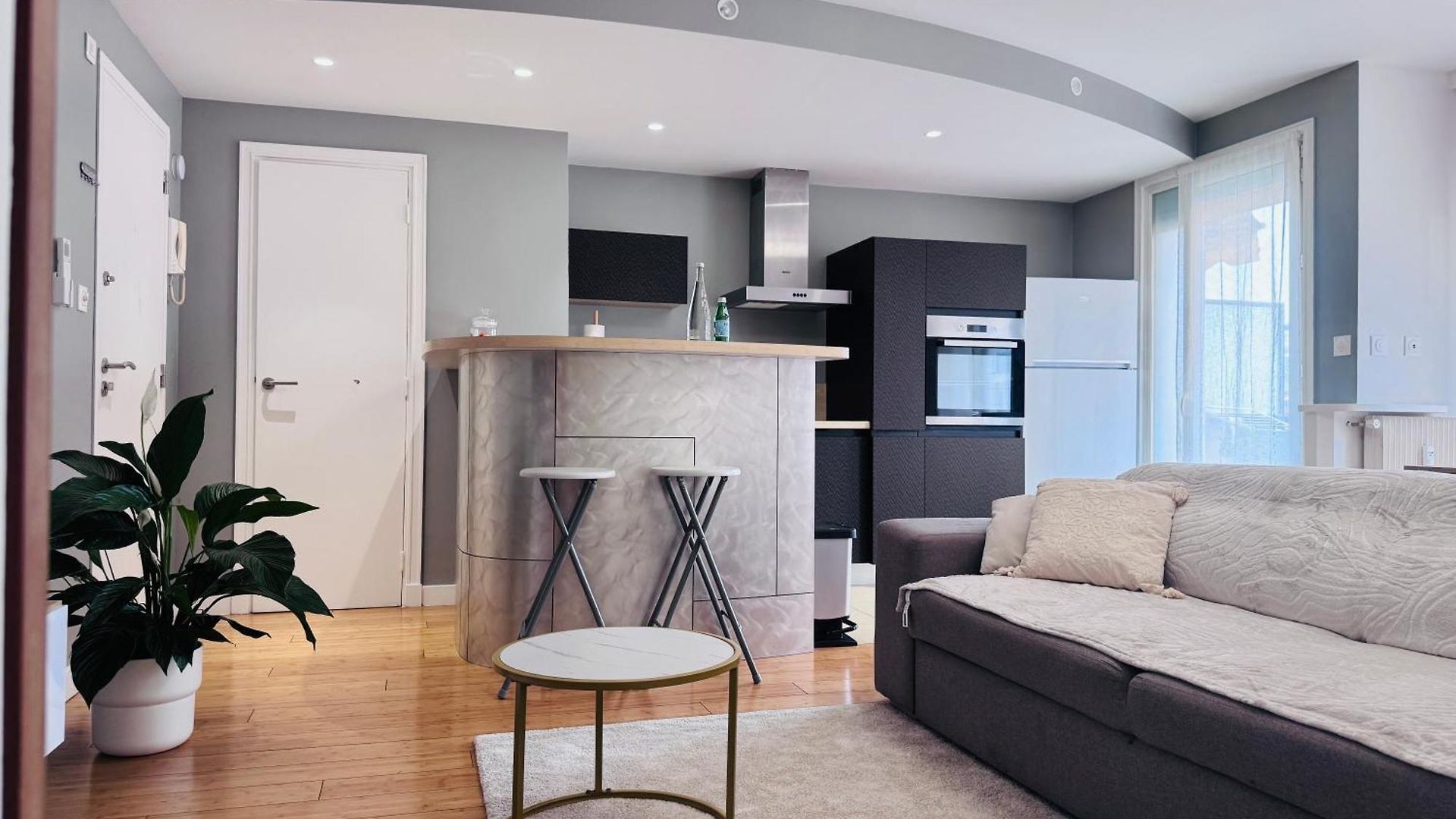 Le Carras - Proche De Aéroport , à Pied - Promenade Des Appartement