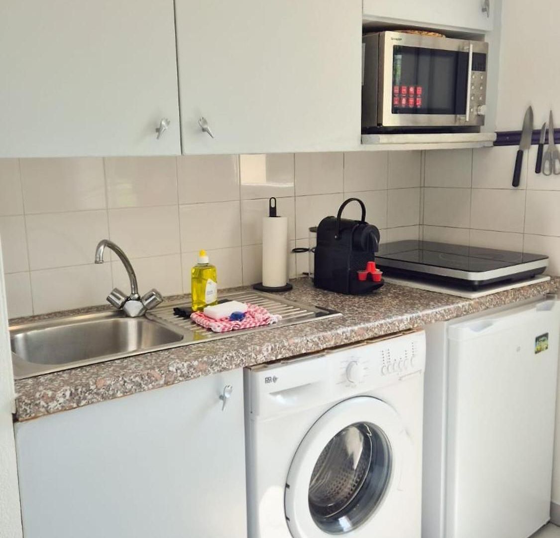 2p, Balcon, Parking Proche Apartment *
