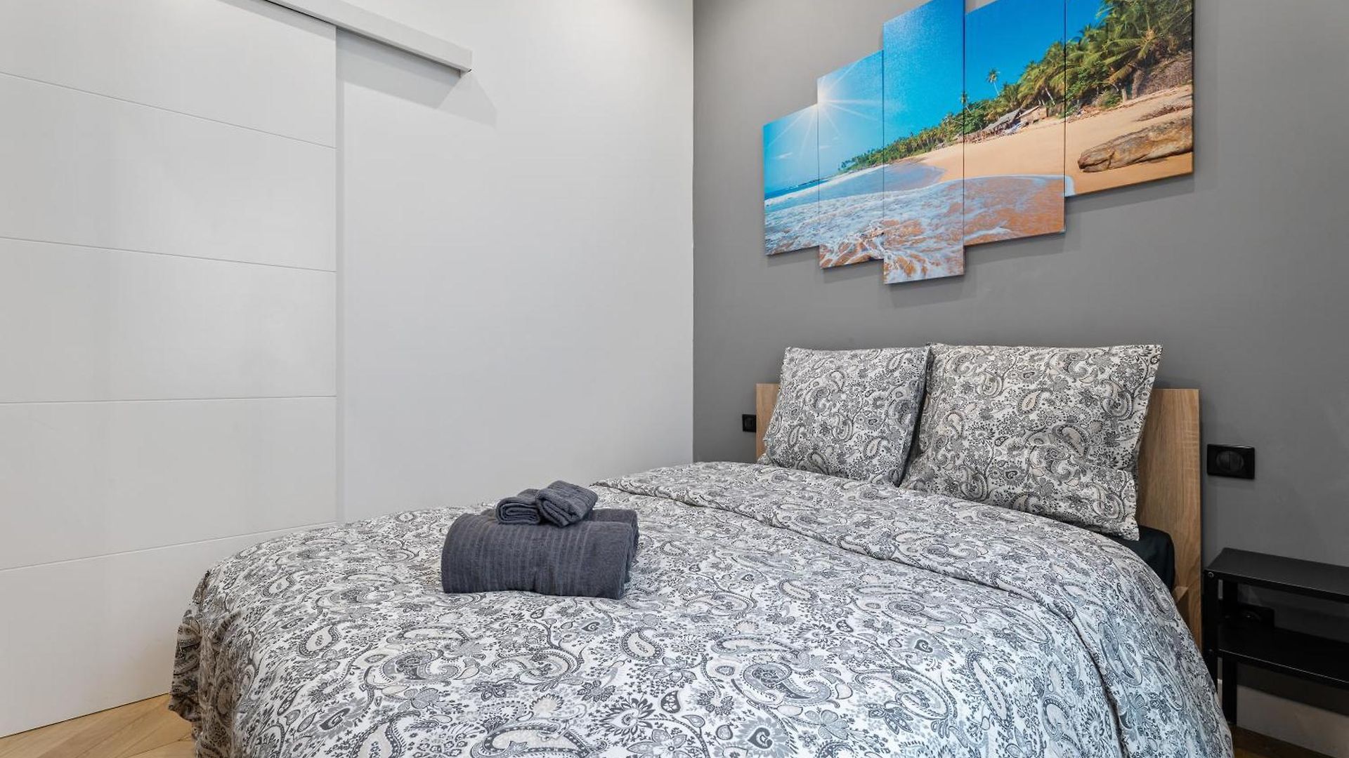 Renting - Verdun - Designer Cocoon Massena Calm Air Conditioning *