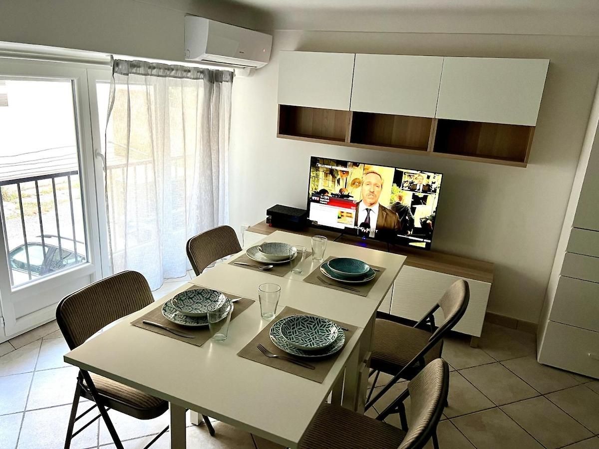 Cozy Near The With With Aircon * Nice