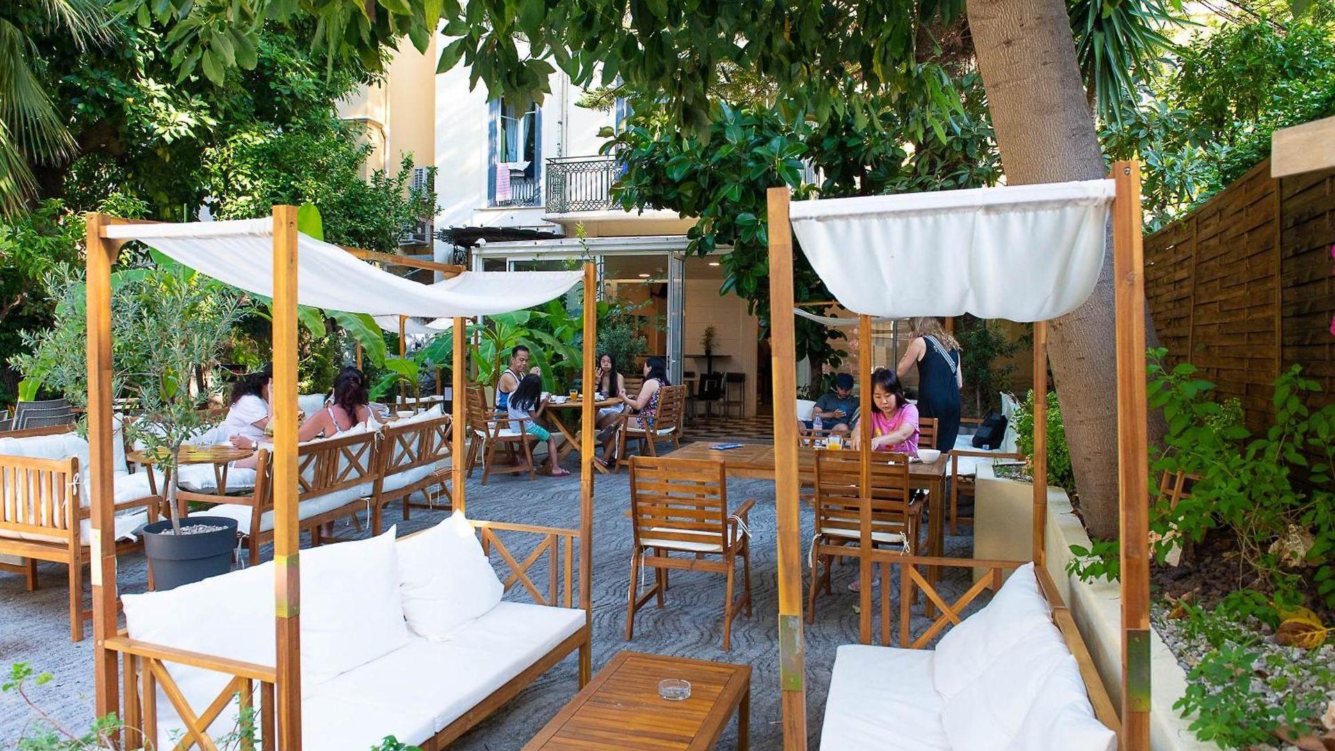 Hi Les Camélias Auberge de jeunesse *