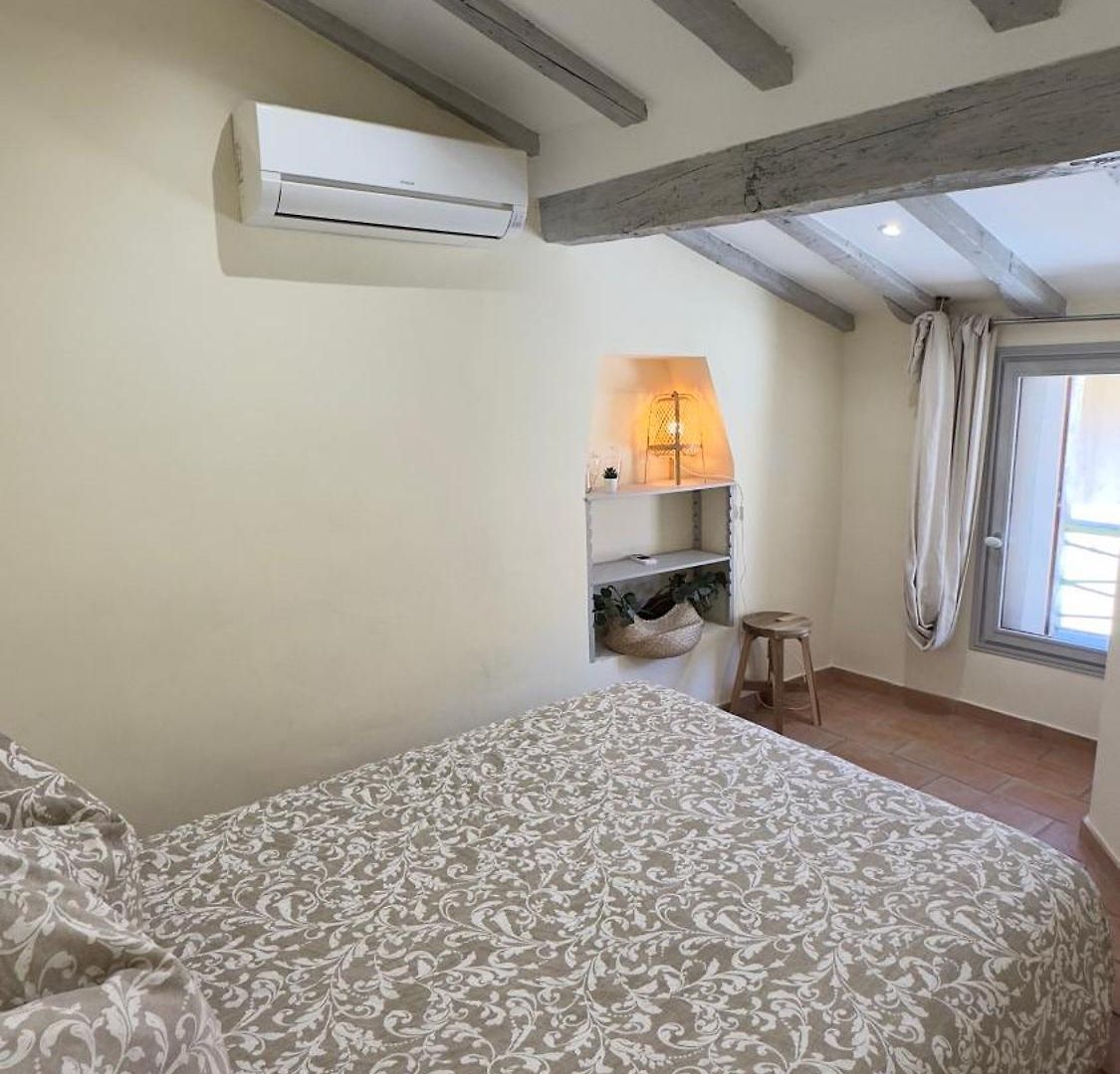 Vieille Neuf Et Cosy, Deux Chambres, 6 Couchages *