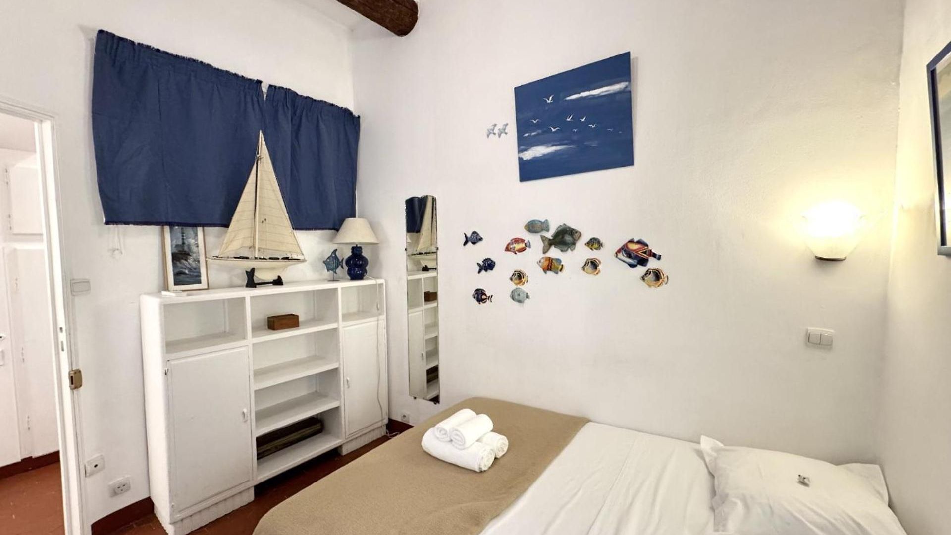 Apartment Riviera: Old Town Getaway, Steps From