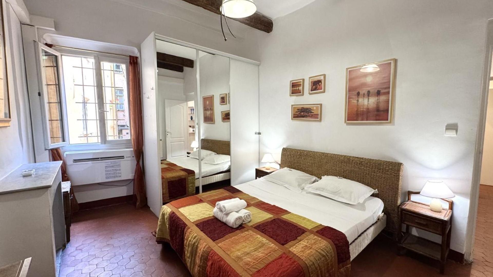 Riviera: Old Town Getaway, Steps From 3*