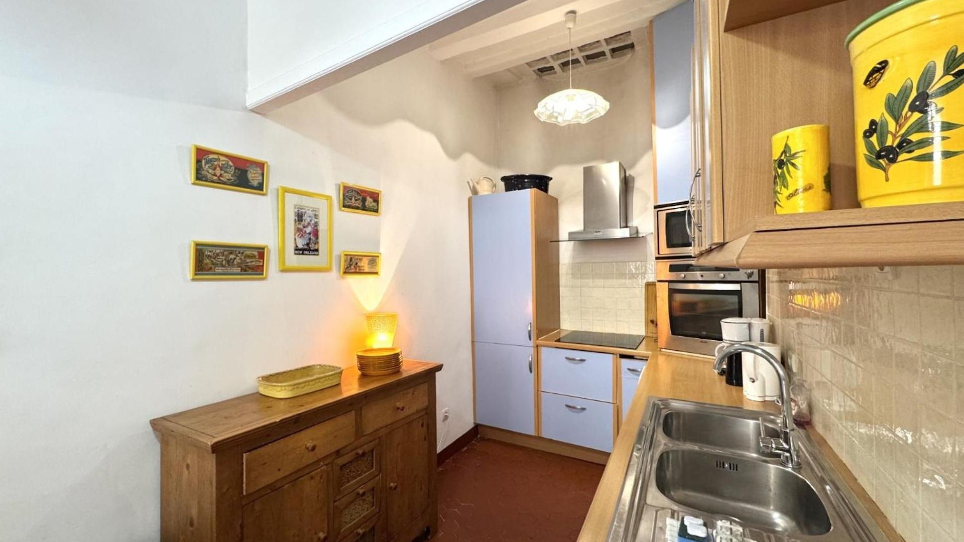 Apartment Riviera: Old Town Getaway, Steps From