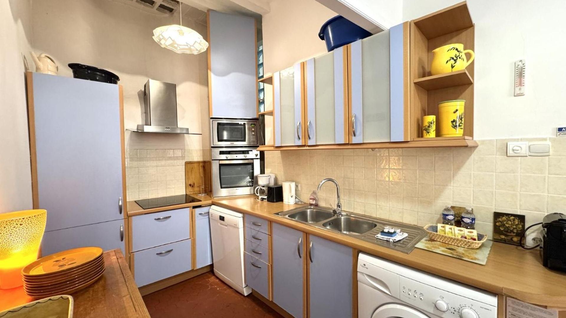 Apartment Riviera: Old Town Getaway, Steps From Nice