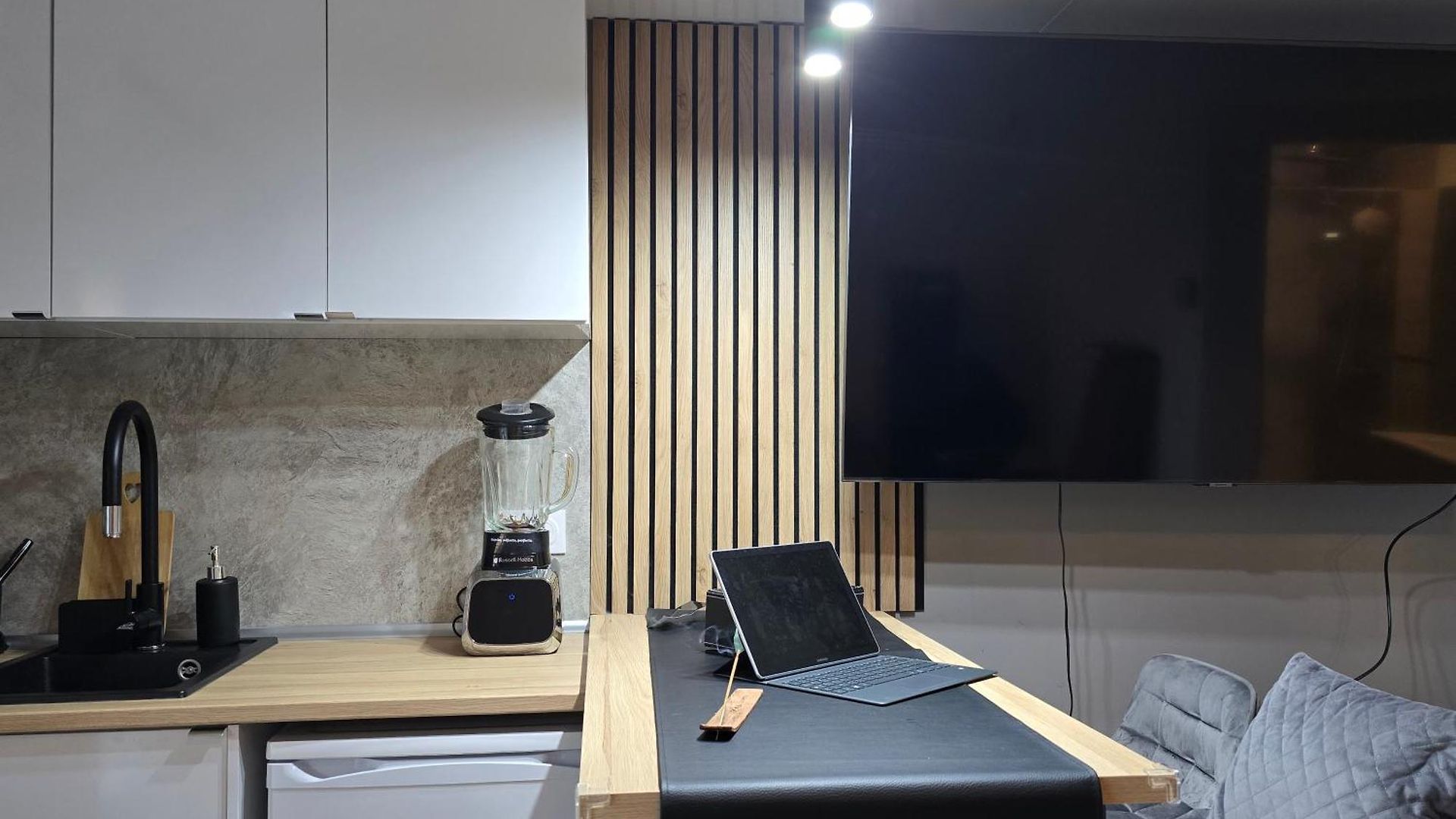 Appartement Lovely 1 Bedroom Vacation With Free Parking.