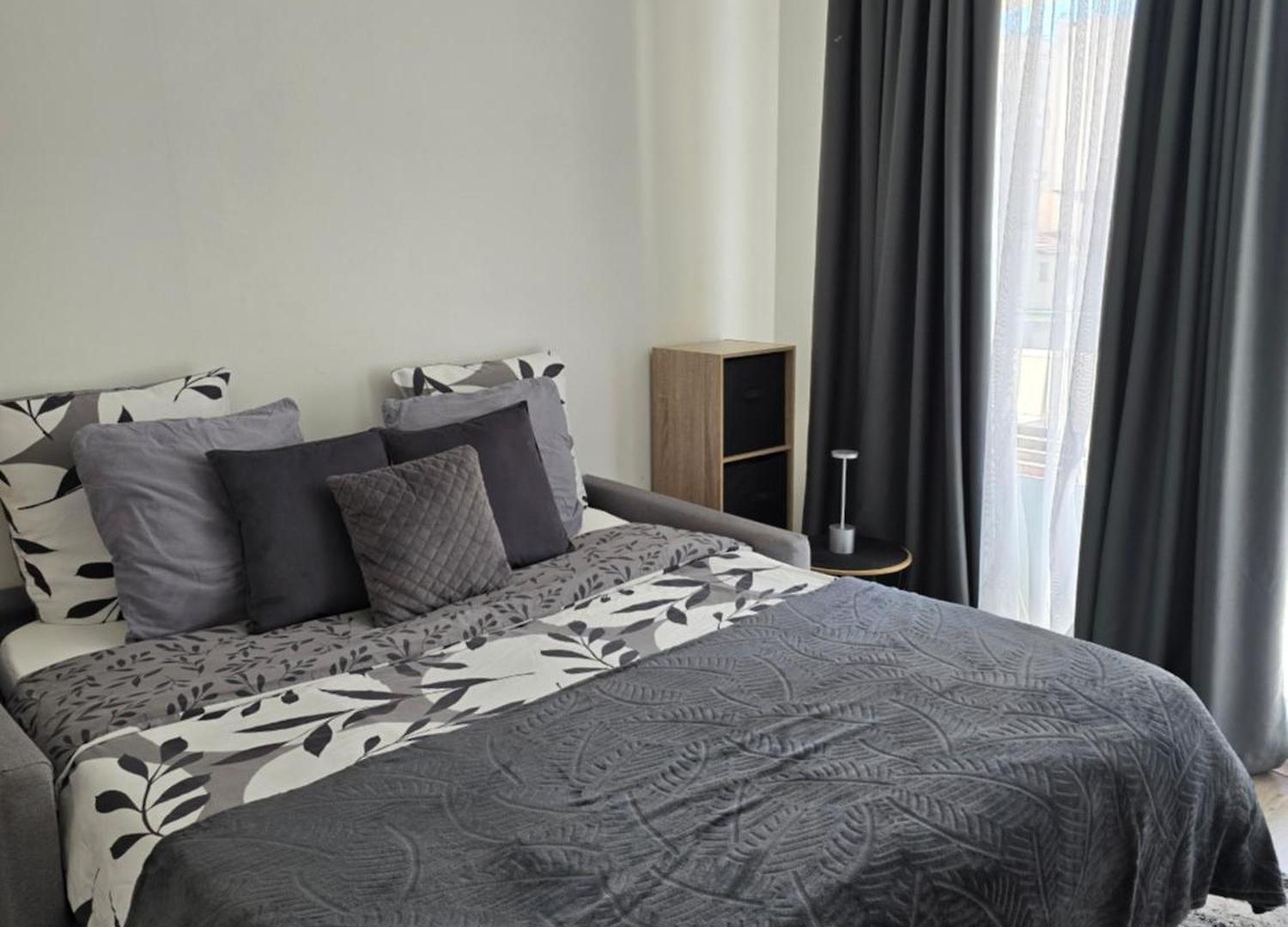Lovely 1 Bedroom Vacation With Free Parking. Appartement