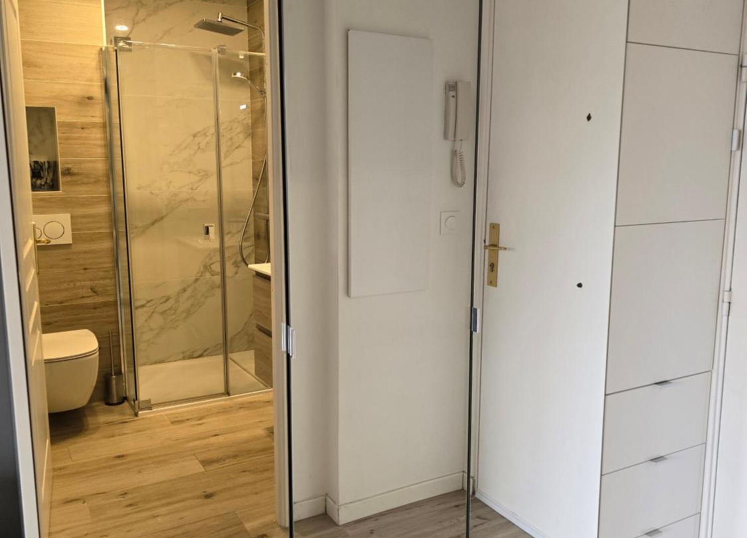Lovely 1 Bedroom Vacation With Free Parking. Nice