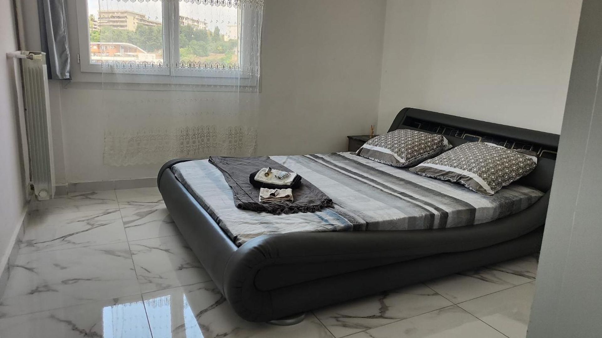 Appartement Spacieux 3 Et Balcon