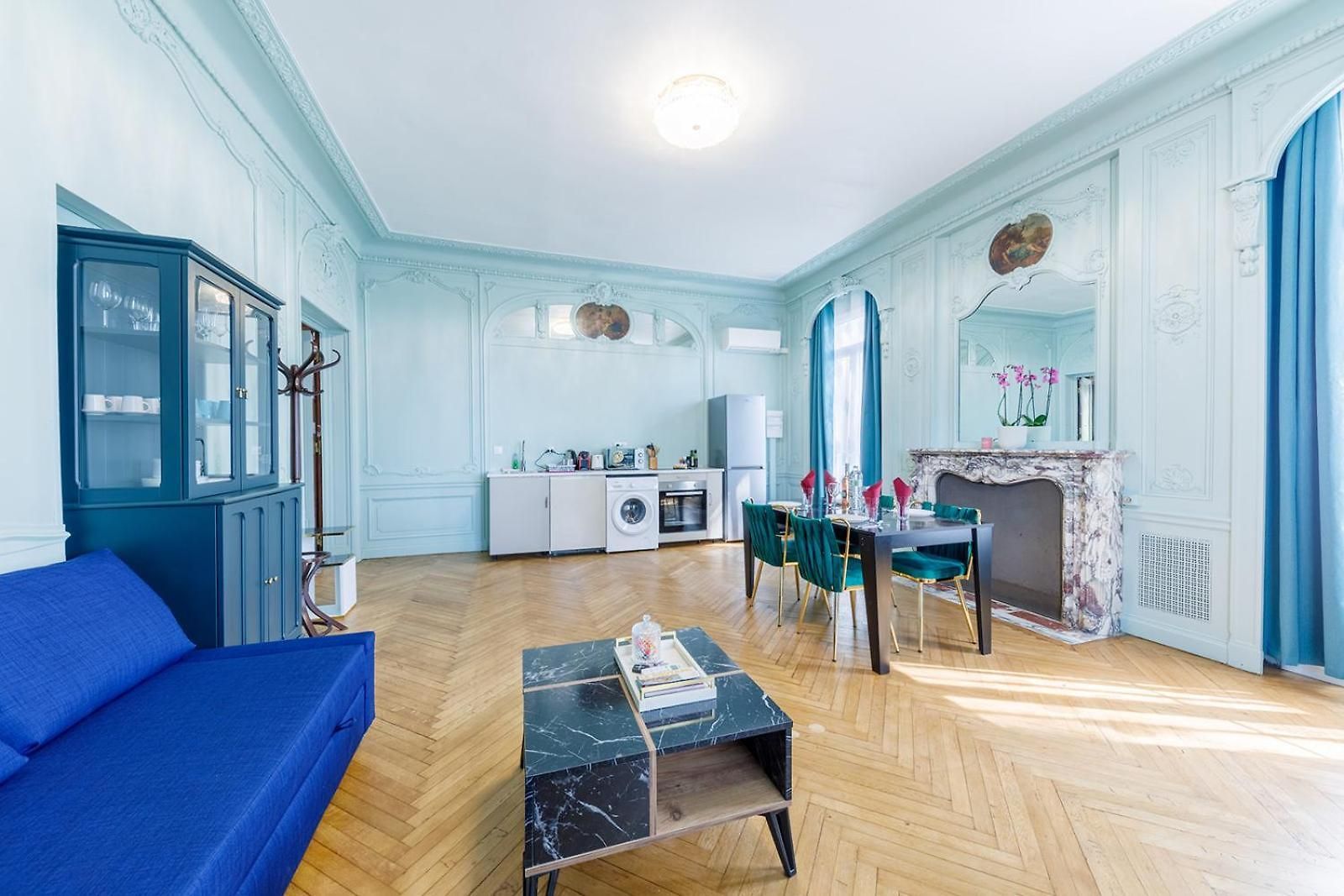 Monique-parking Free Appartement