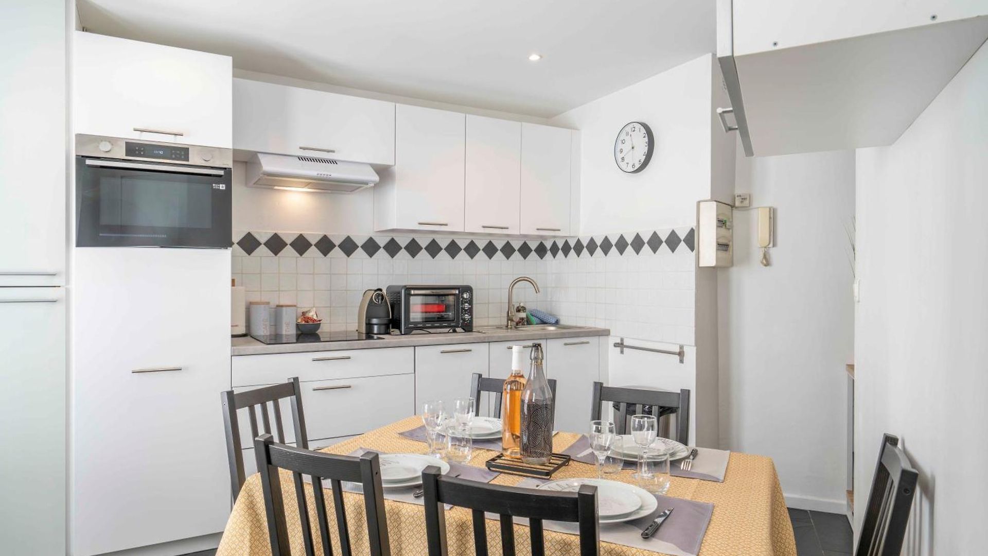 Modern And Elegant, Air-conditioned, Centre - Hdp2 Nice