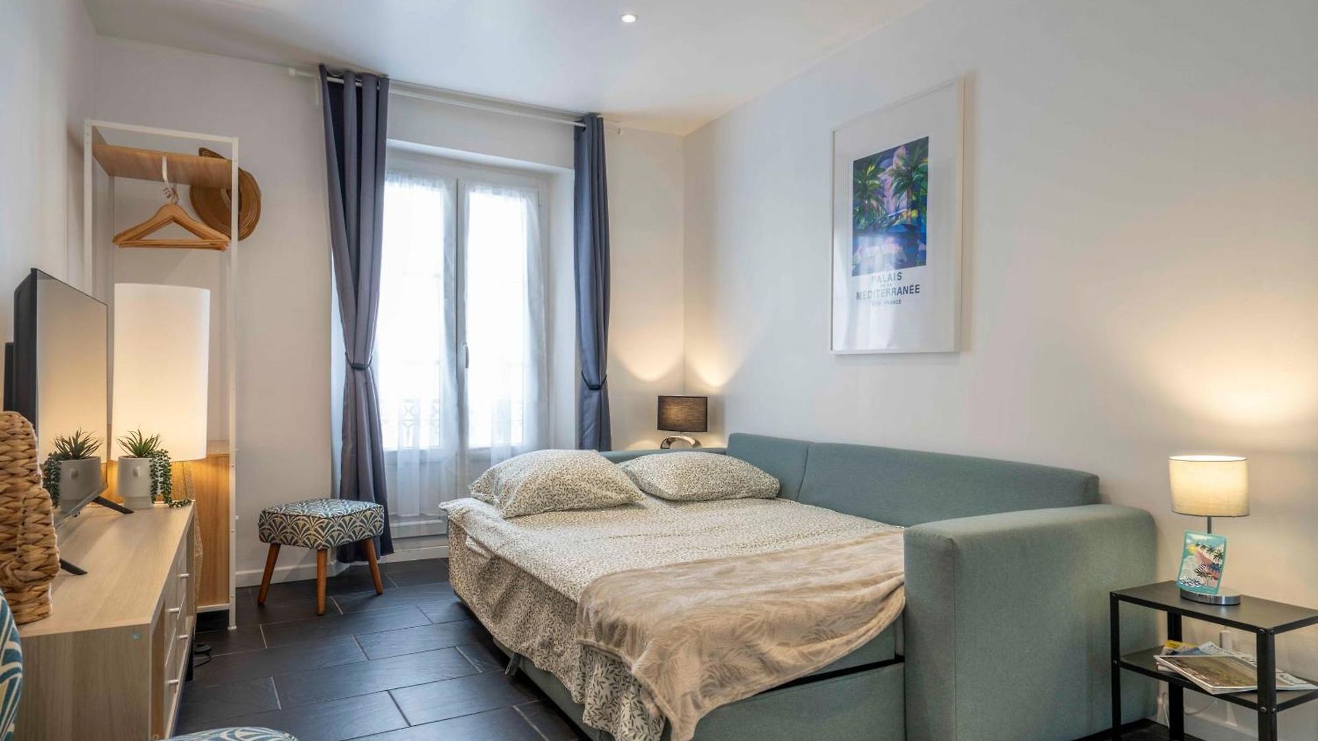 Modern And Elegant, Air-conditioned, Centre - Hdp2