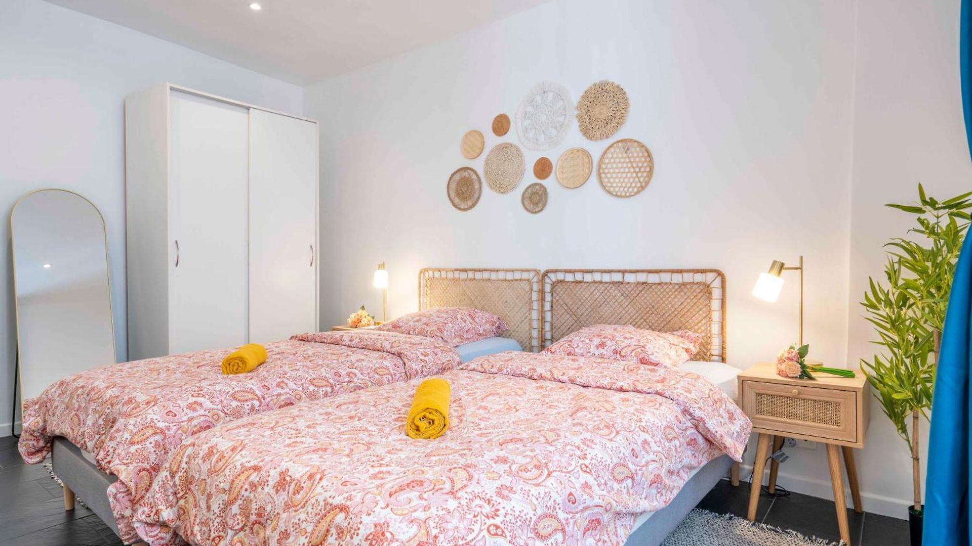 Modern And Elegant, Air-conditioned, Centre - Hdp2 *