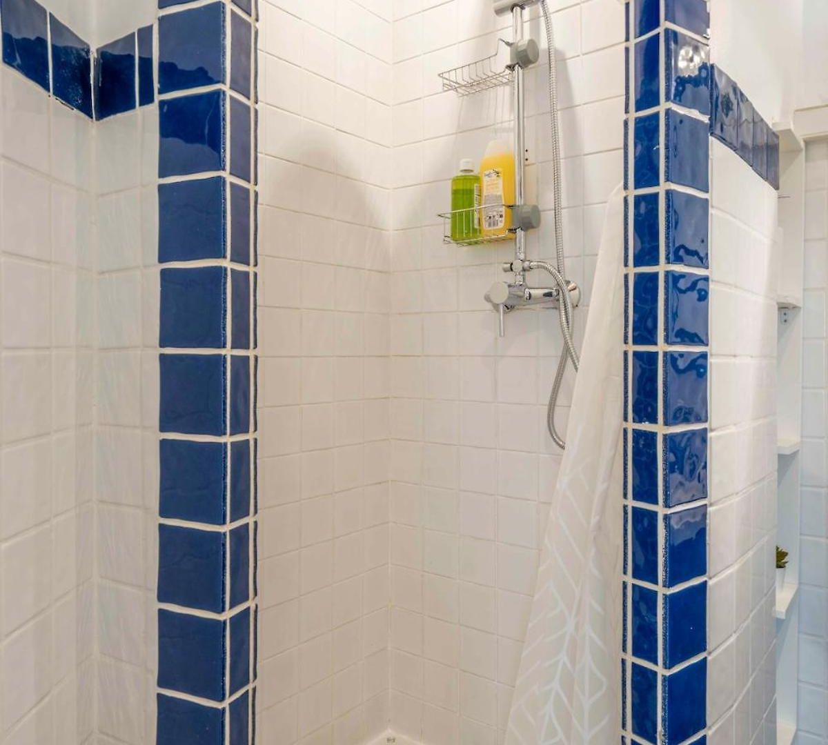 Modern And Elegant, Air-conditioned, Centre - Hdp2 *