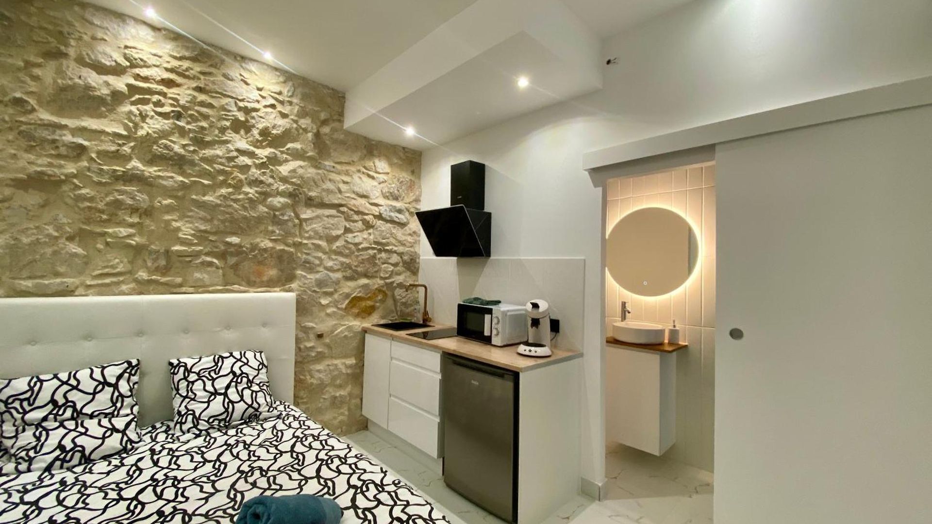 Apartment Centre - Climatisation - Calme - Cuisine - Wifi - Tramway *