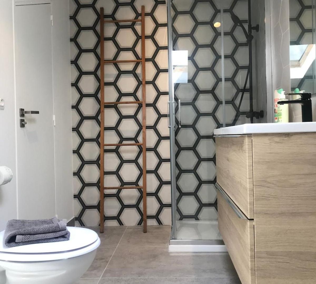 1 Bedroom, Location In *