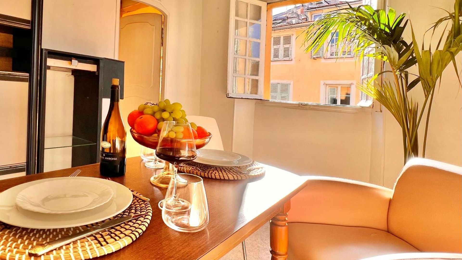 Vieux Charm - 3 Bedroom Escape - Seaside Nice
