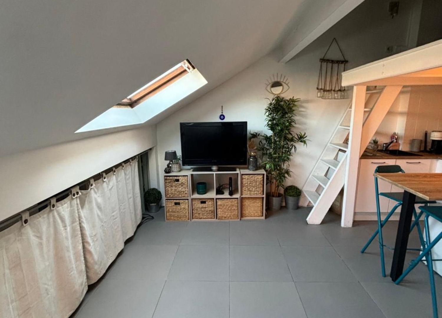 Cosy Rooftop Centre *
