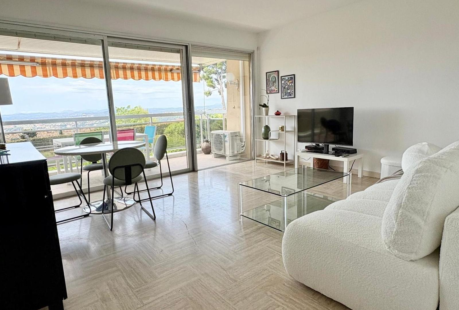 Quiet Flat With View And Swimming Pool *