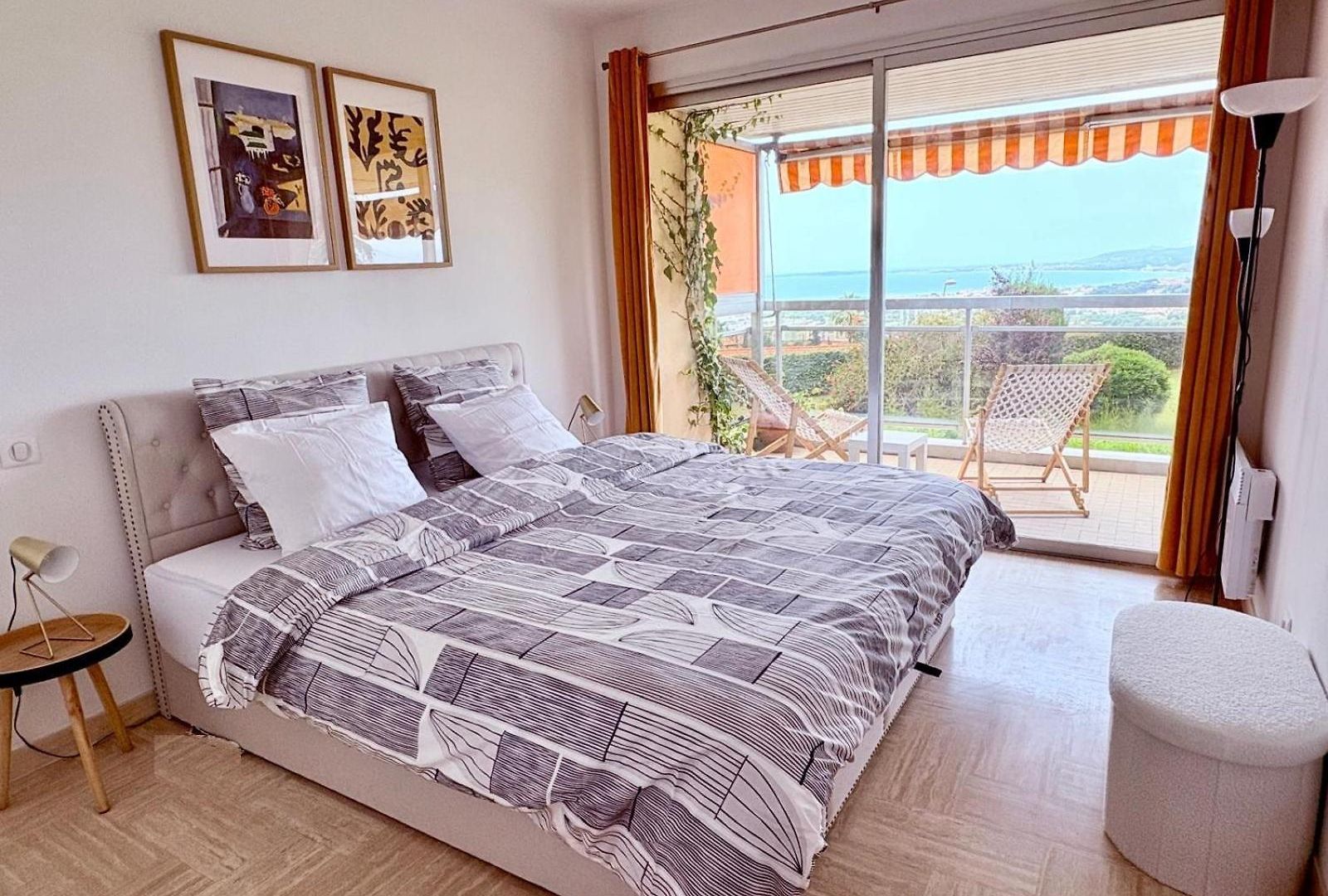 Quiet Flat With View And Swimming Pool Appartement