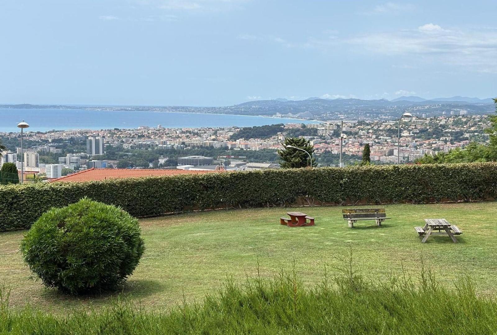 Quiet Flat With View And Swimming Pool Appartement Nice
