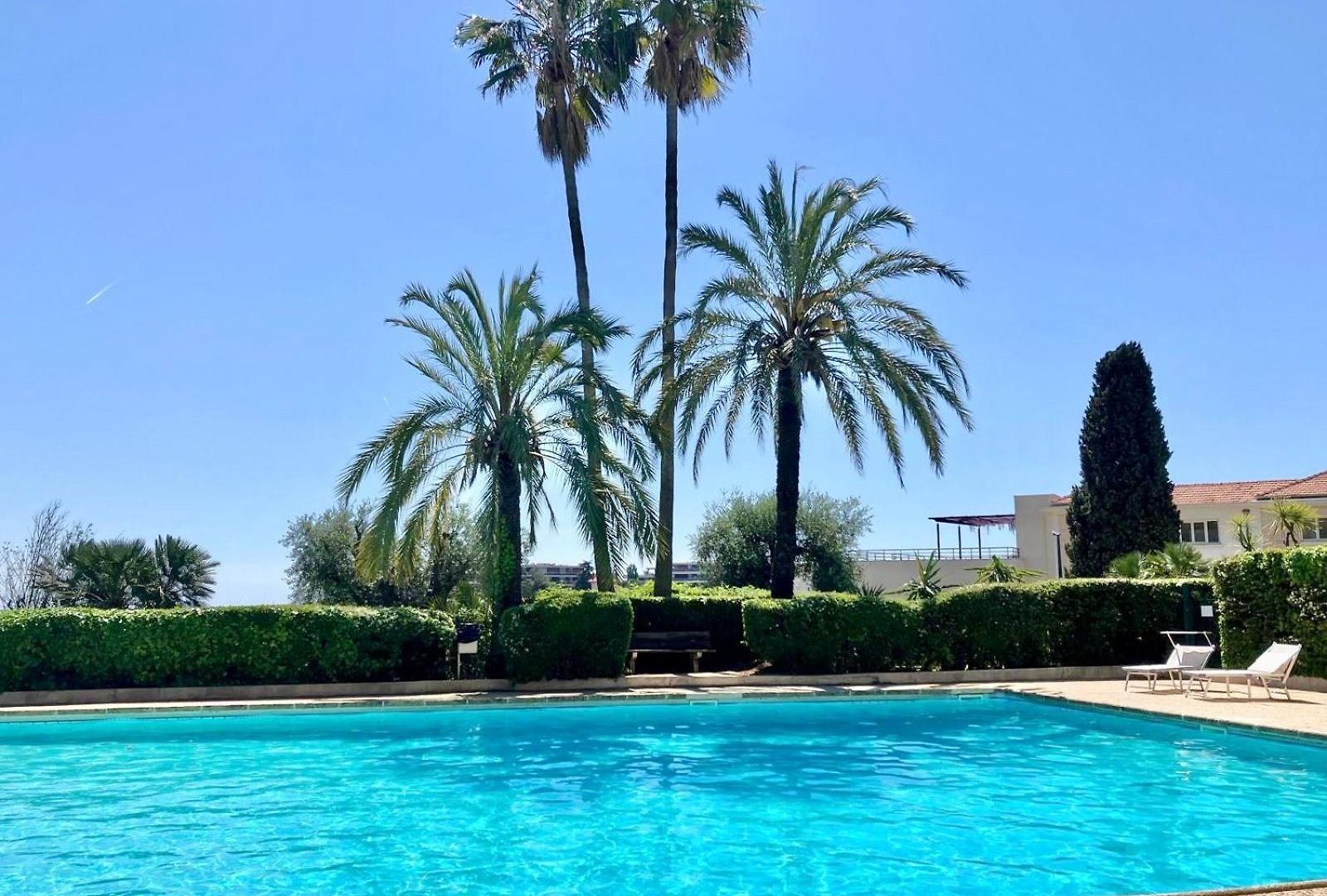 Quiet Flat With View And Swimming Pool * Nice