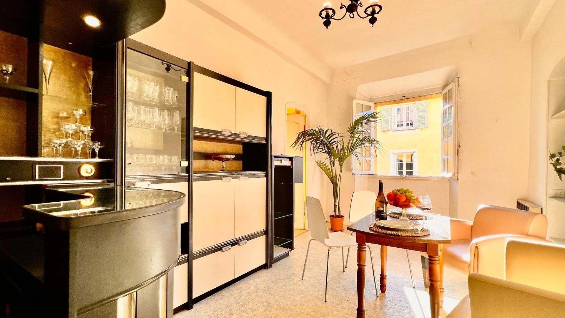 Vieux Charm - 3 Bedroom Escape - Seaside