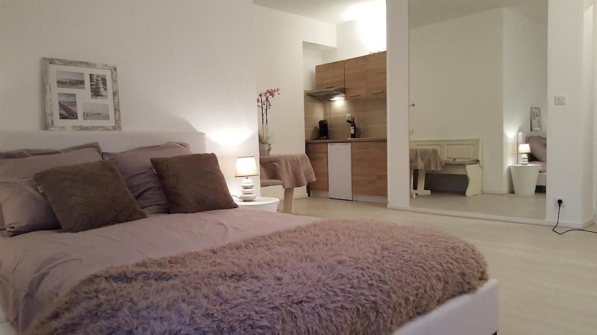28 M2 Hypercenter Garden View Elevator Appartement