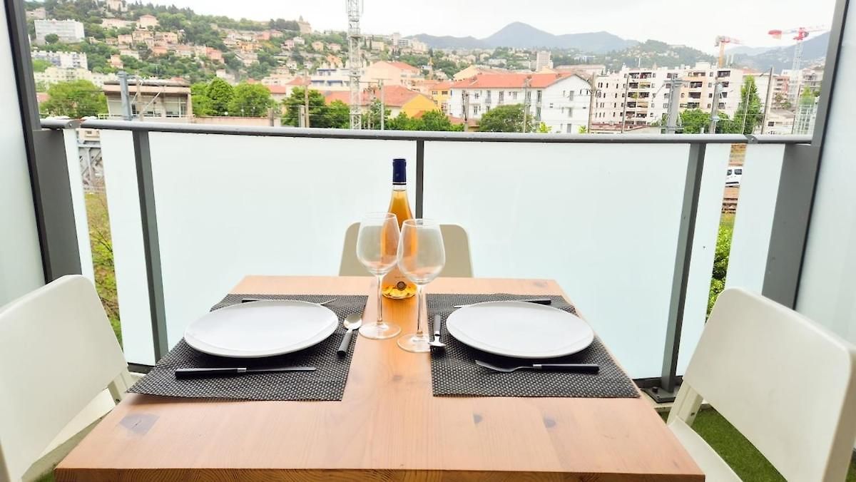 Avec Terrasse