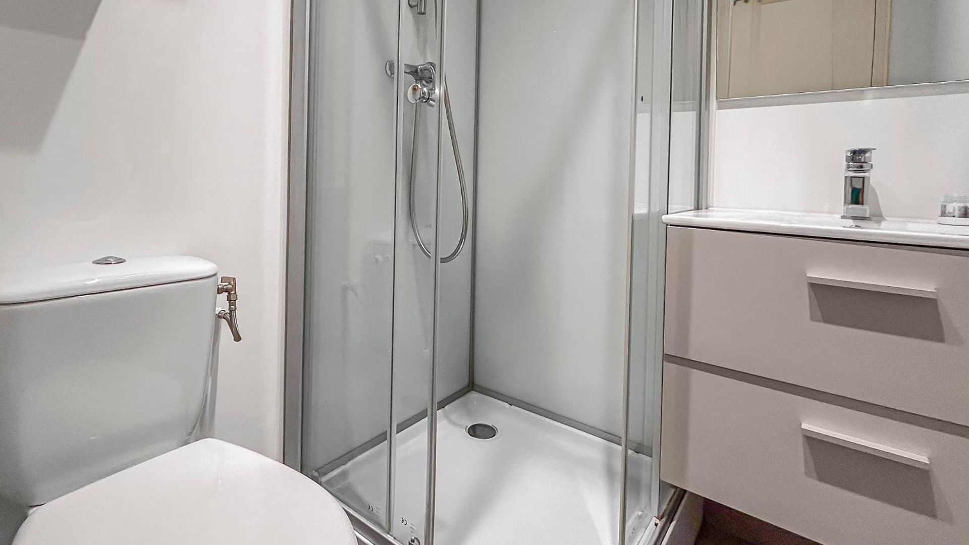 Centre Proche Tram&port, Wifi Gratuit Appartement