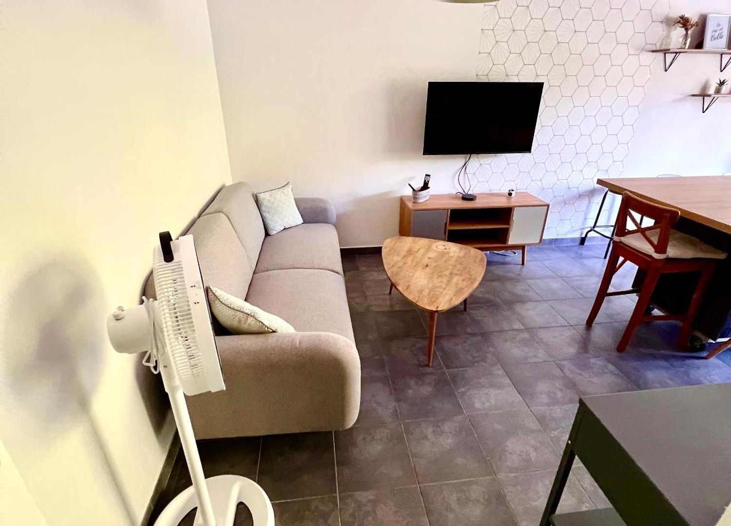 2-room Apartment, Bright Balcony Appartement