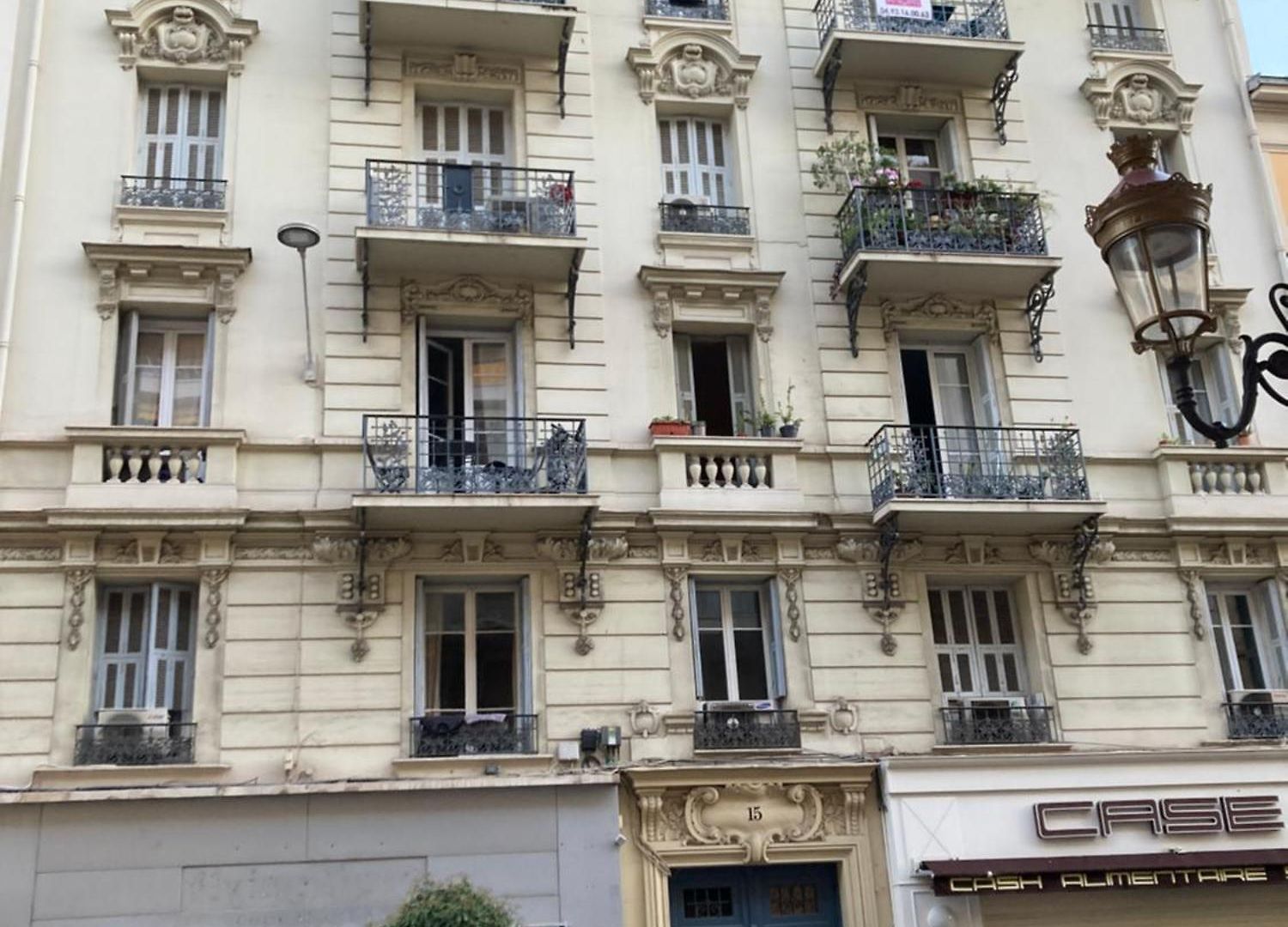 Mansarde Plein Centre Et A 5 Mn Des Plages Apartment
