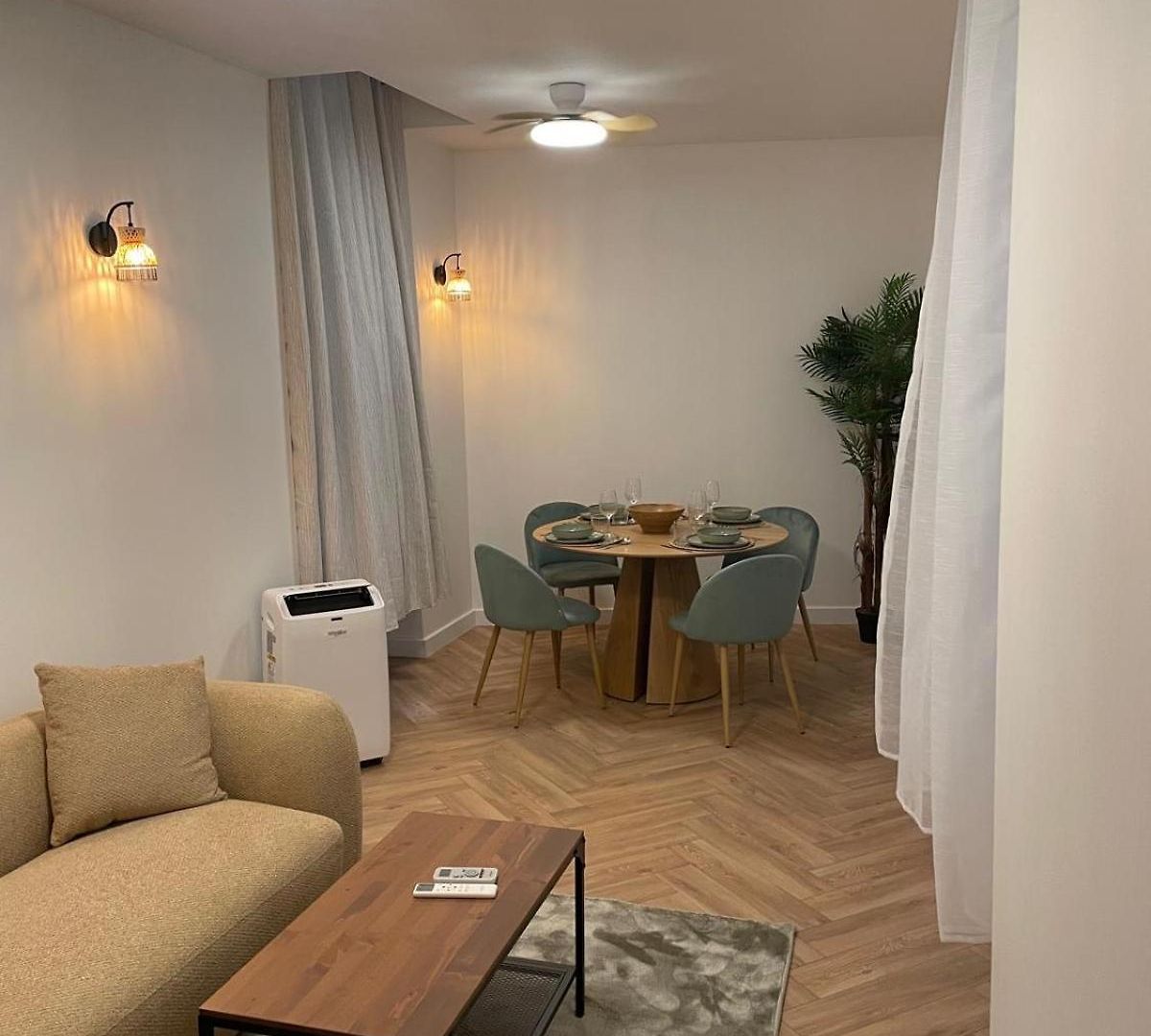 Recently Renovated In Quiet Area In Heart Of Old Apartment *