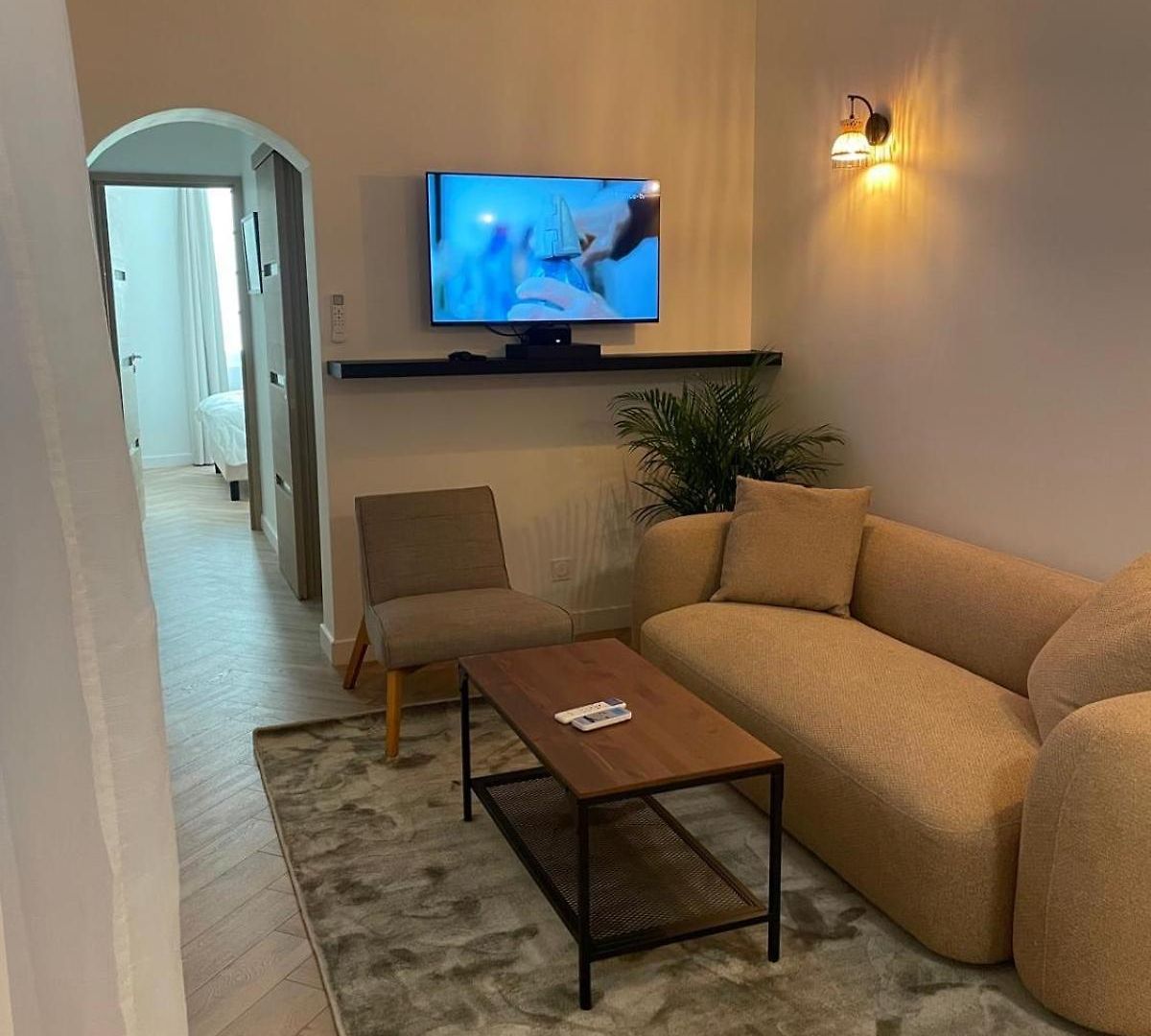 Apartment Recently Renovated In Quiet Area In Heart Of Old *