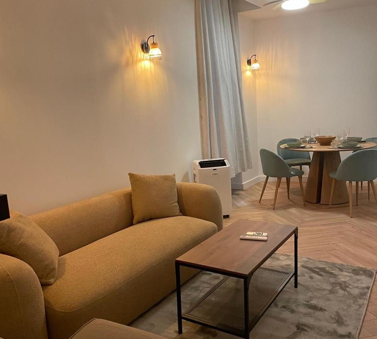 Recently Renovated In Quiet Area In Heart Of Old Apartment
