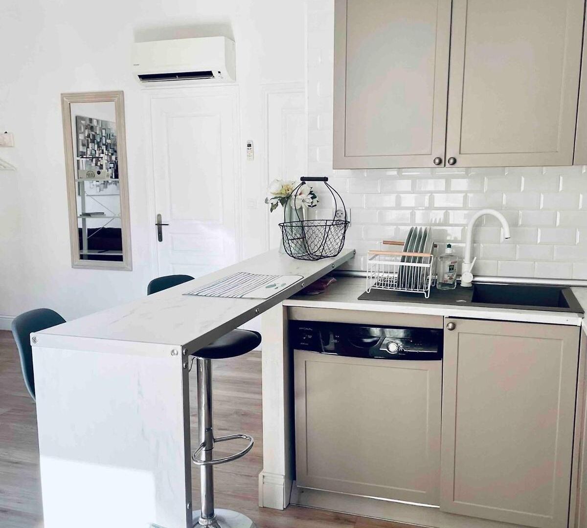 Apartment Charm - Walk To Negresco & Promenade Nice