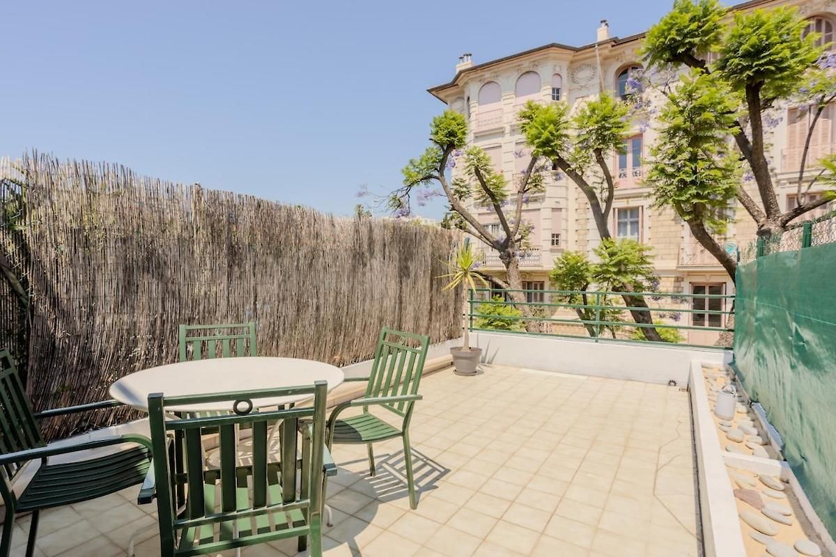 Nice, Grande Terrasse à 2 Pas De La Promenade