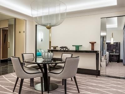 B4 Park Hotel 4*