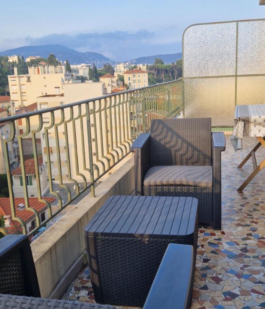 26m2 Avec Terrasse 16m2 *