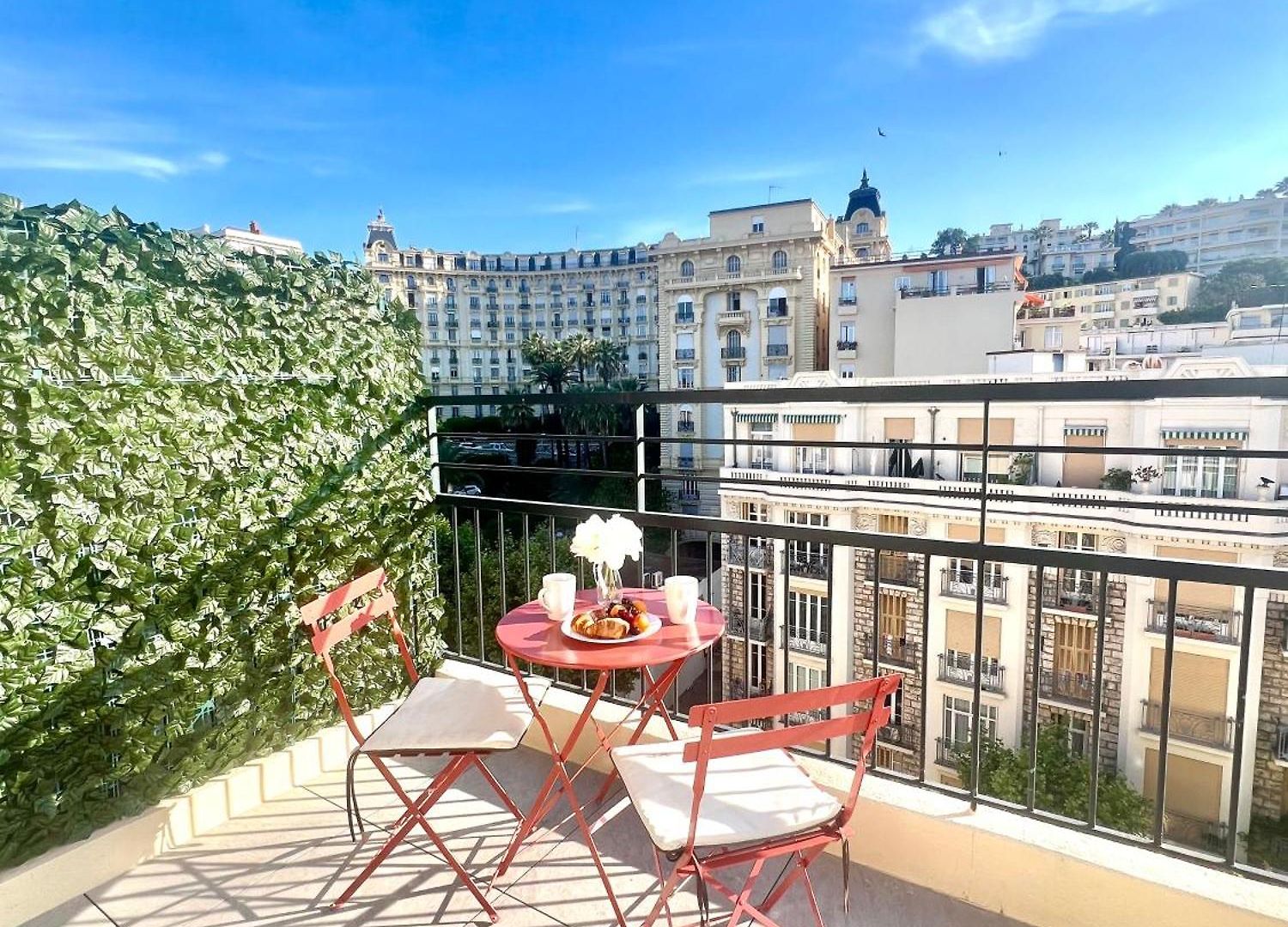 Charming With Terrace Appartement *