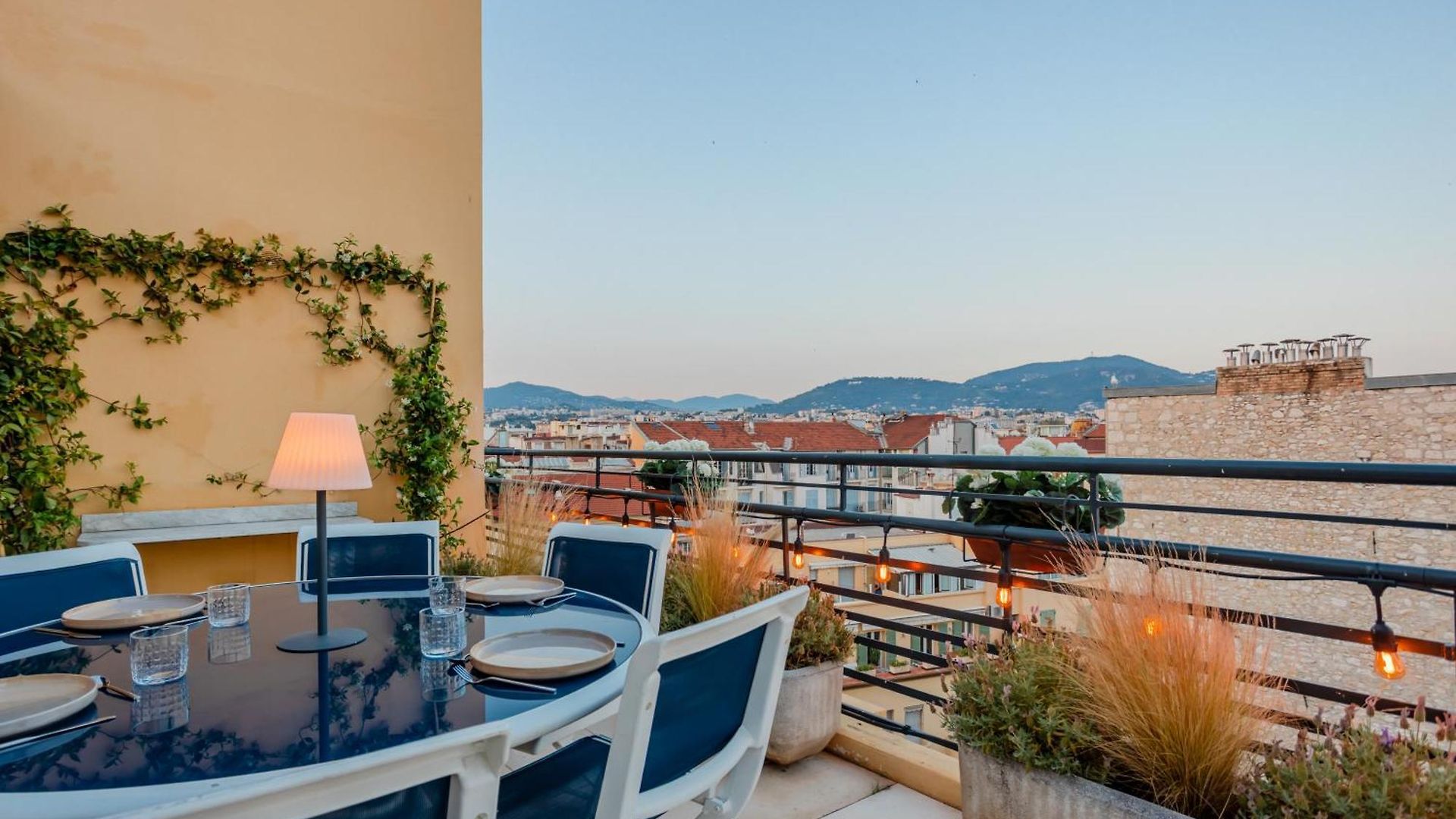 Luxurious Penthouse, 2 Bedroom Suites, 3 Spacious Terraces, Gorgeous Views Of Mountains And Sea,