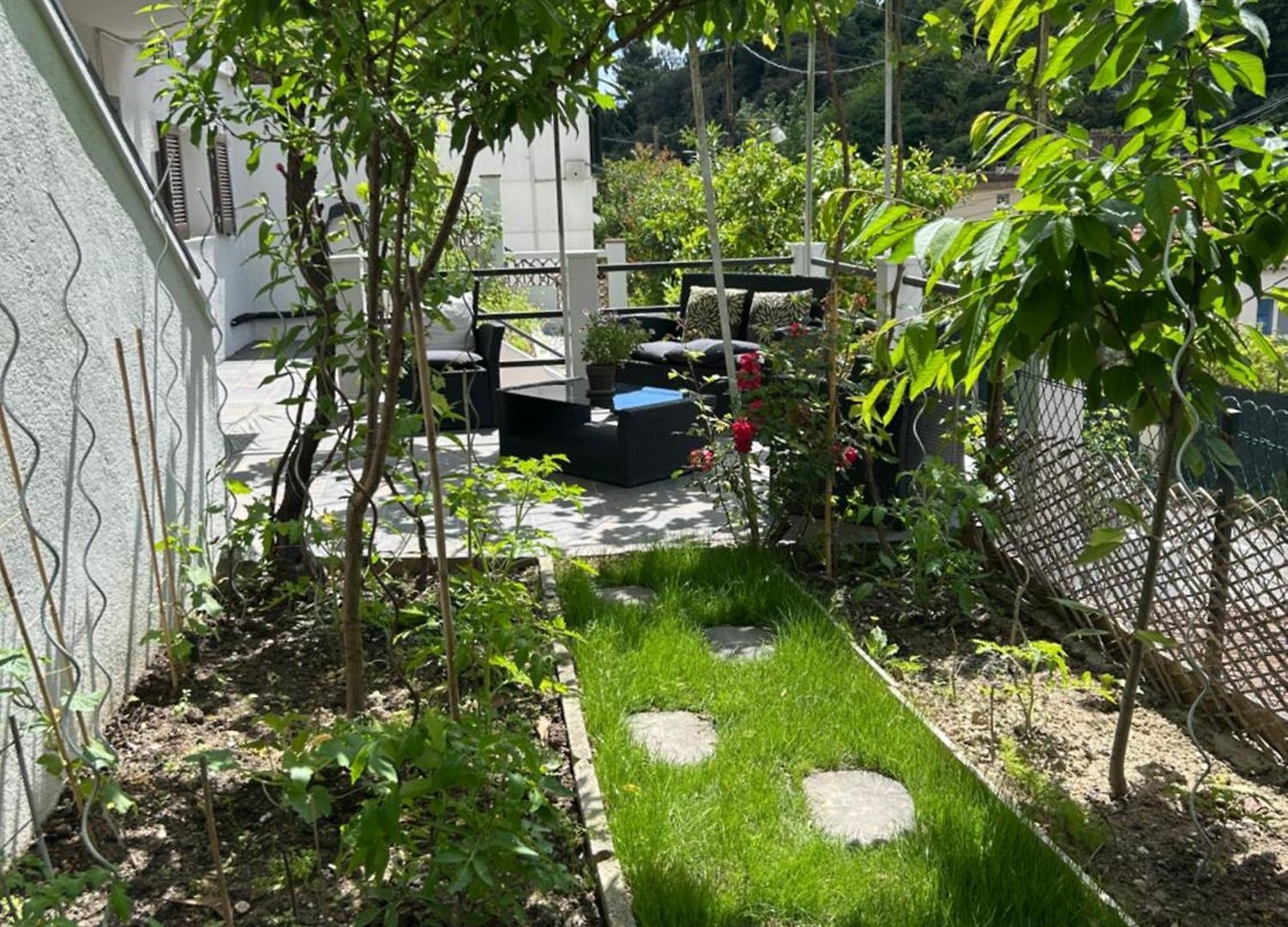 Climatisé Avec Terrasse Ombragée Dans Maison Au Calme Et Dans La Verdure