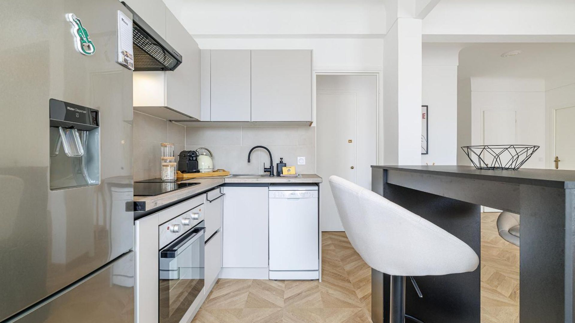 Wide & Cozy 1 Bdr Downtown Nice